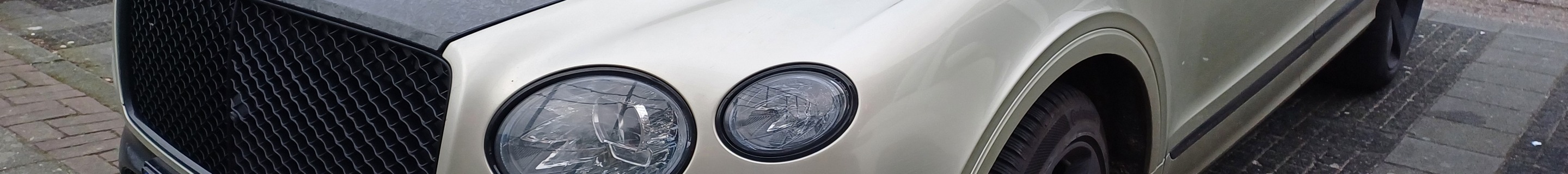 Bentley Bentayga Hybrid 2021