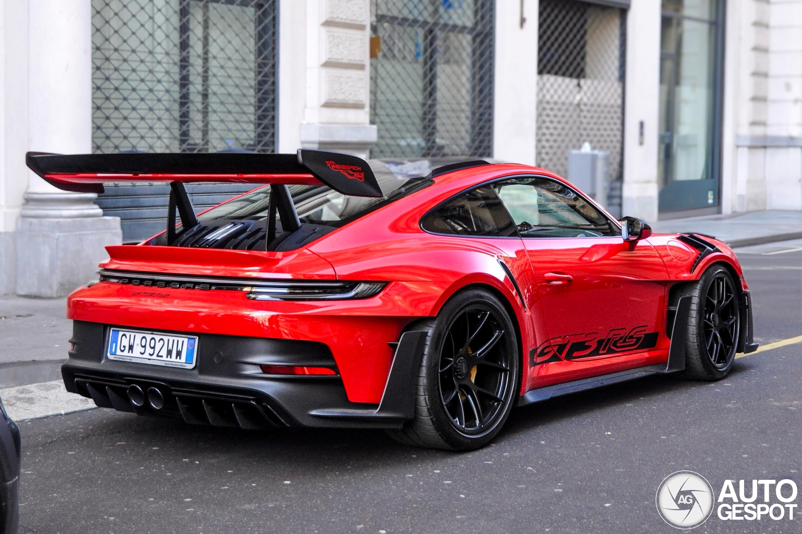 Porsche 992 GT3 RS Weissach Package
