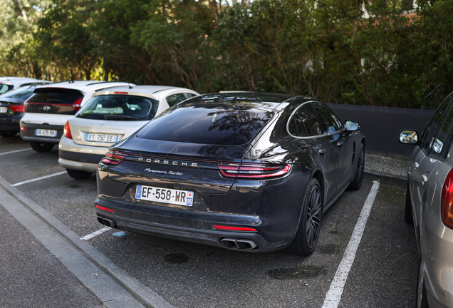Porsche 971 Panamera Turbo Executive