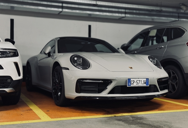 Porsche 992 Carrera 4S