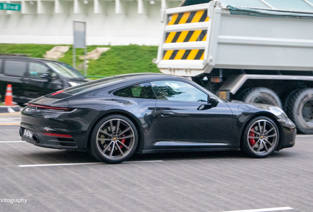 Porsche 992 Carrera 4S
