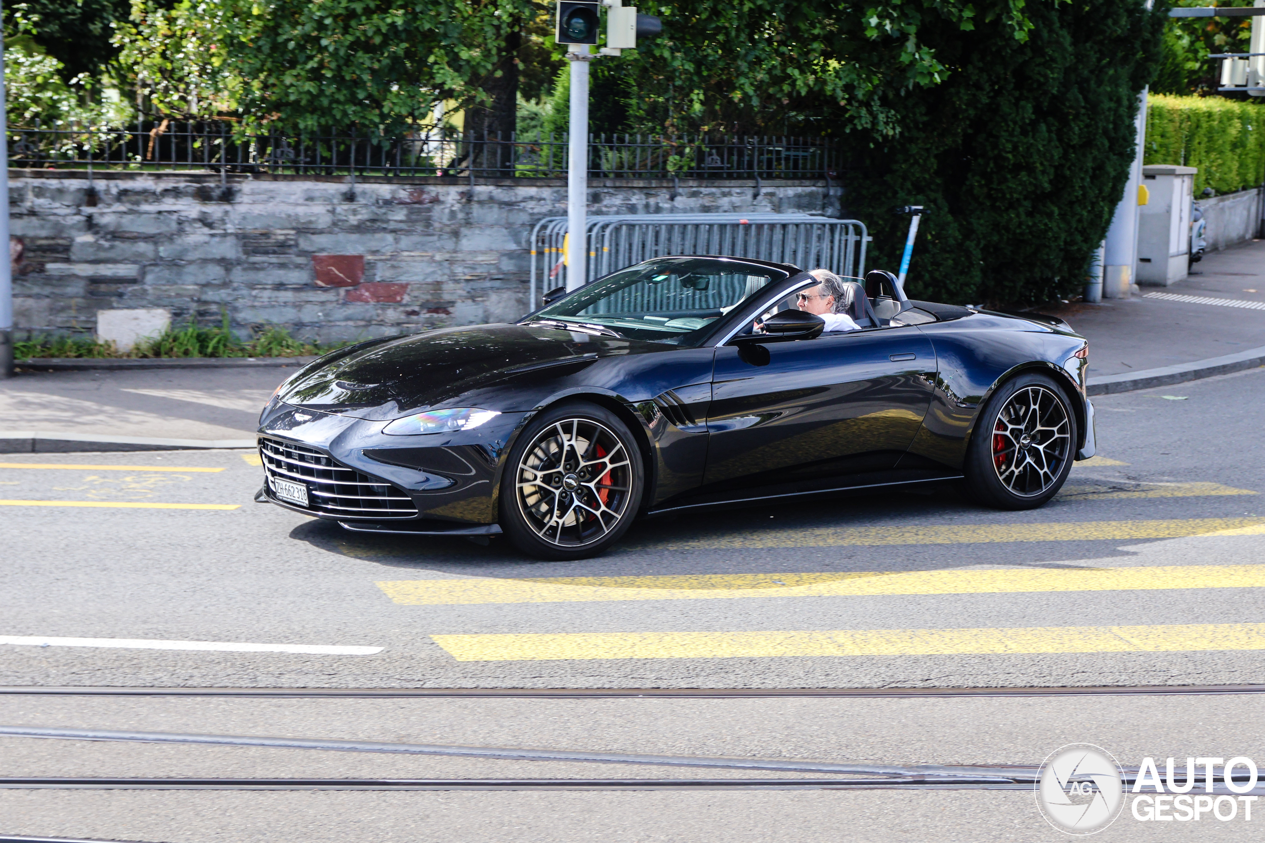 Aston Martin V8 Vantage Roadster 2020