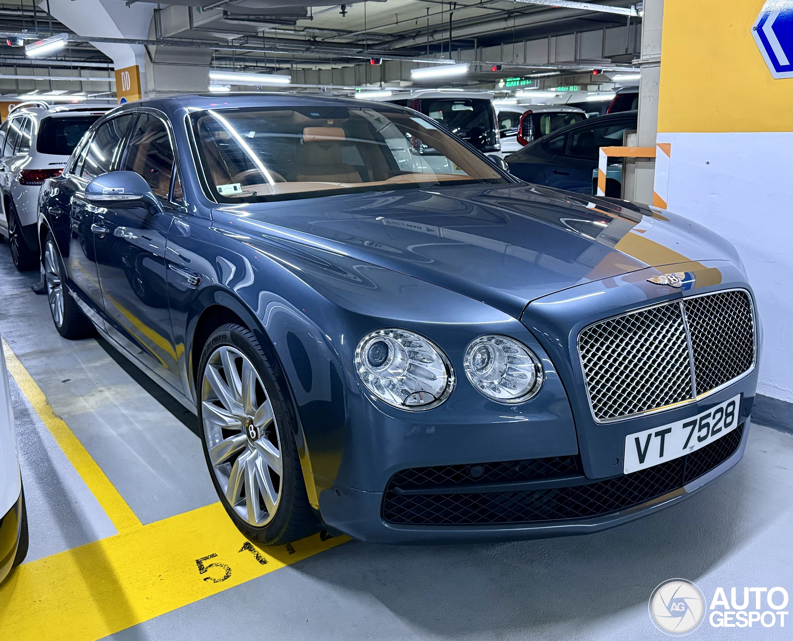 Bentley Flying Spur V8