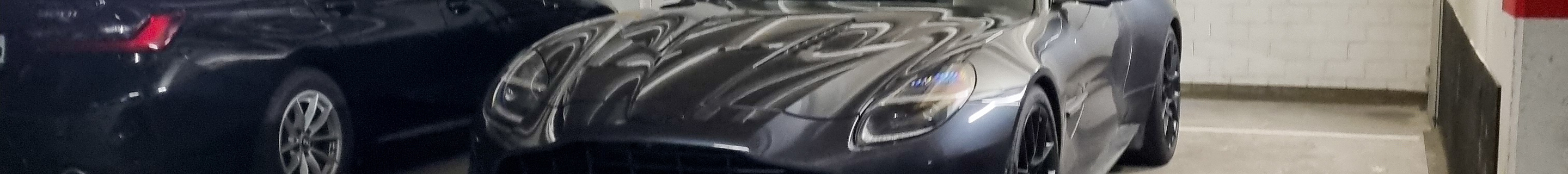 Aston Martin Vanquish 2025