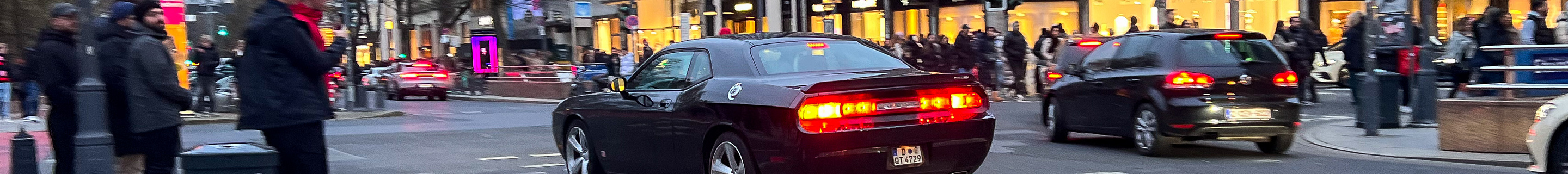 Dodge Challenger SRT-8