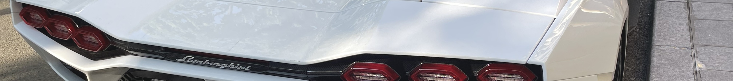 Lamborghini Countach LPI 800-4