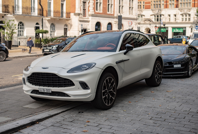 Aston Martin DBX