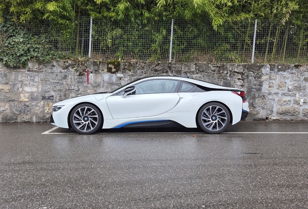 BMW i8