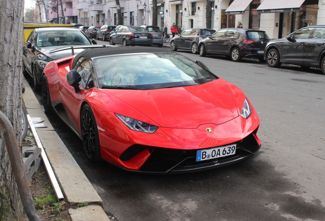Lamborghini Huracán LP640-4 Performante Spyder