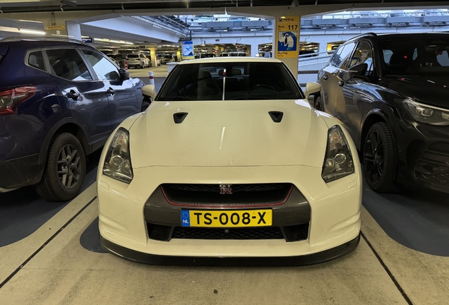 Nissan GT-R