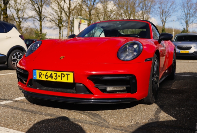 Porsche 992 Carrera 4 GTS Cabriolet