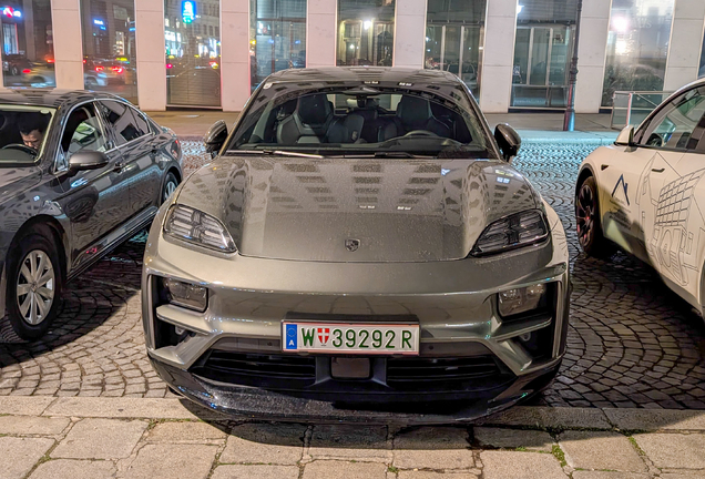 Porsche Macan EV Turbo