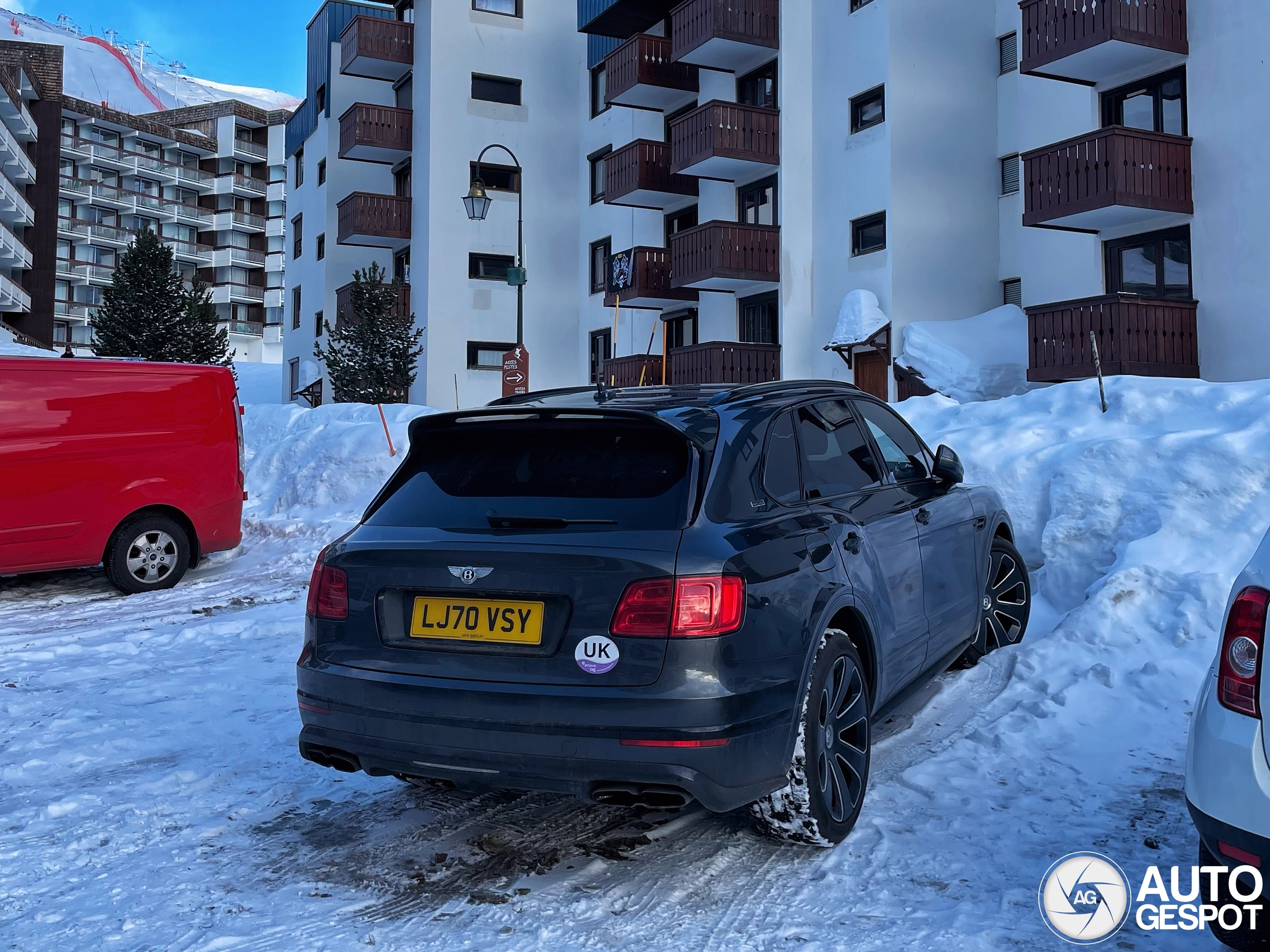 Bentley Bentayga V8 Huntsman Edition