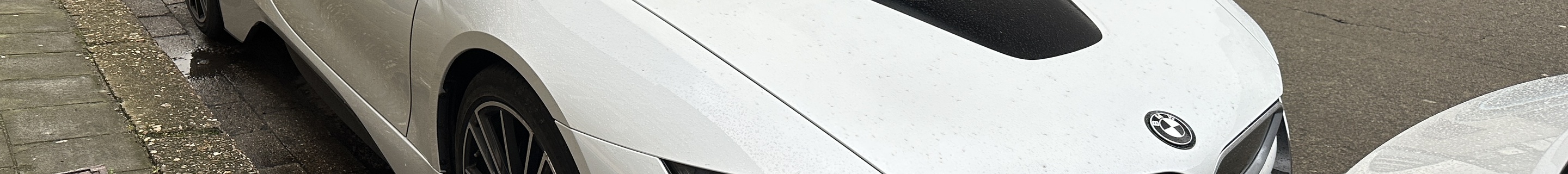 BMW i8 Roadster