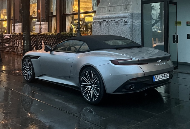 Aston Martin DB12 Volante