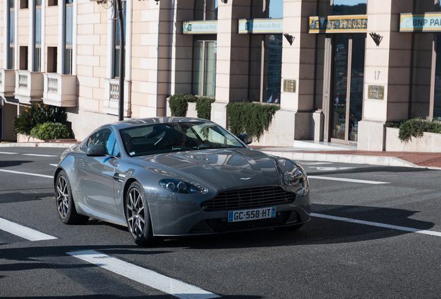 Aston Martin V8 Vantage 2012