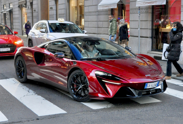 McLaren Artura Spider