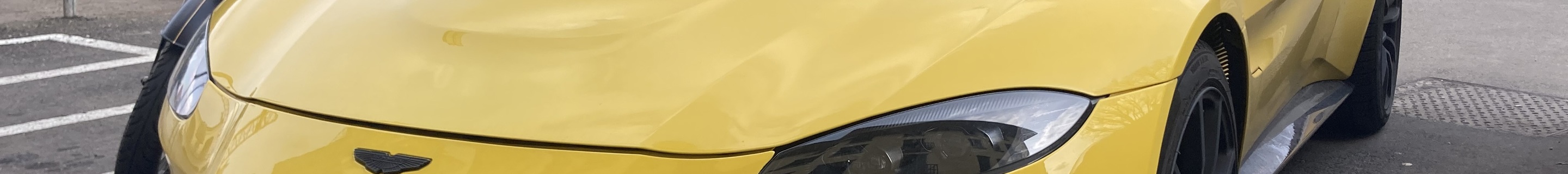 Aston Martin V8 Vantage Roadster 2020