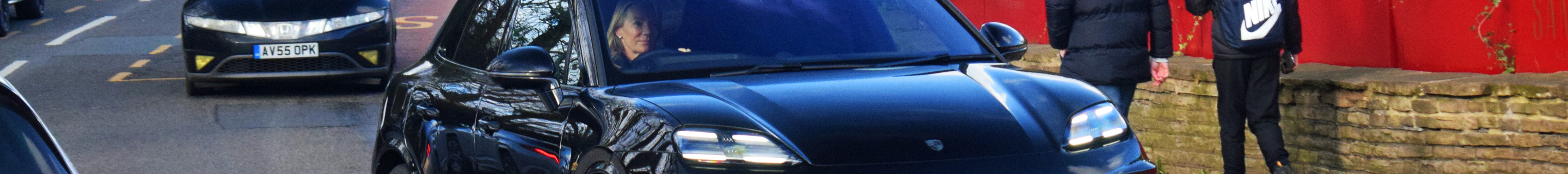 Porsche Macan EV Turbo