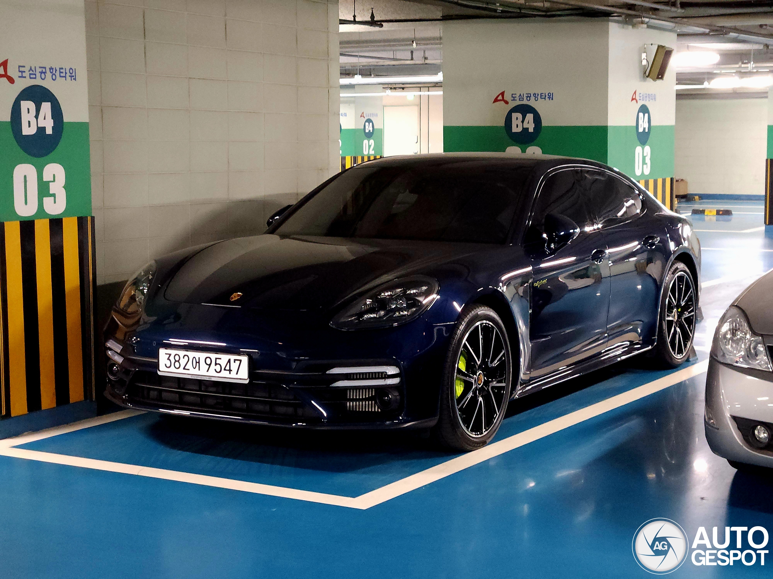 Porsche 971 Panamera Turbo S E-Hybrid MkII