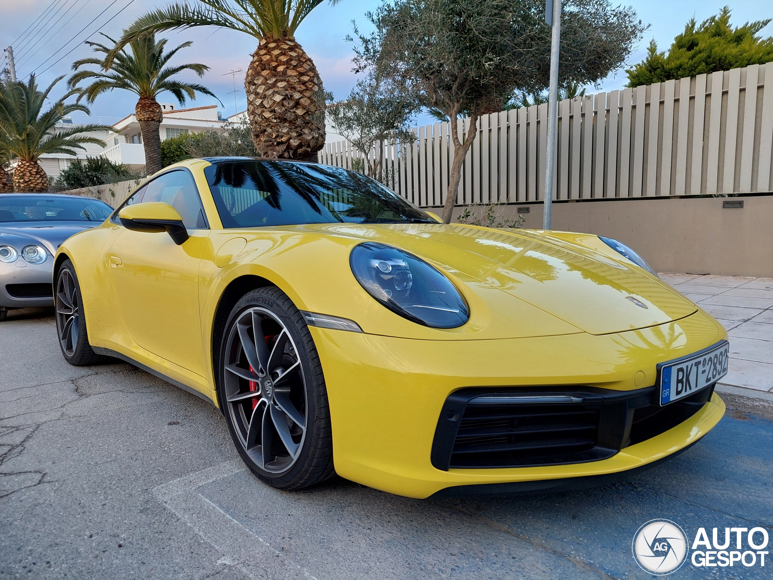 Porsche 992 Carrera 4S
