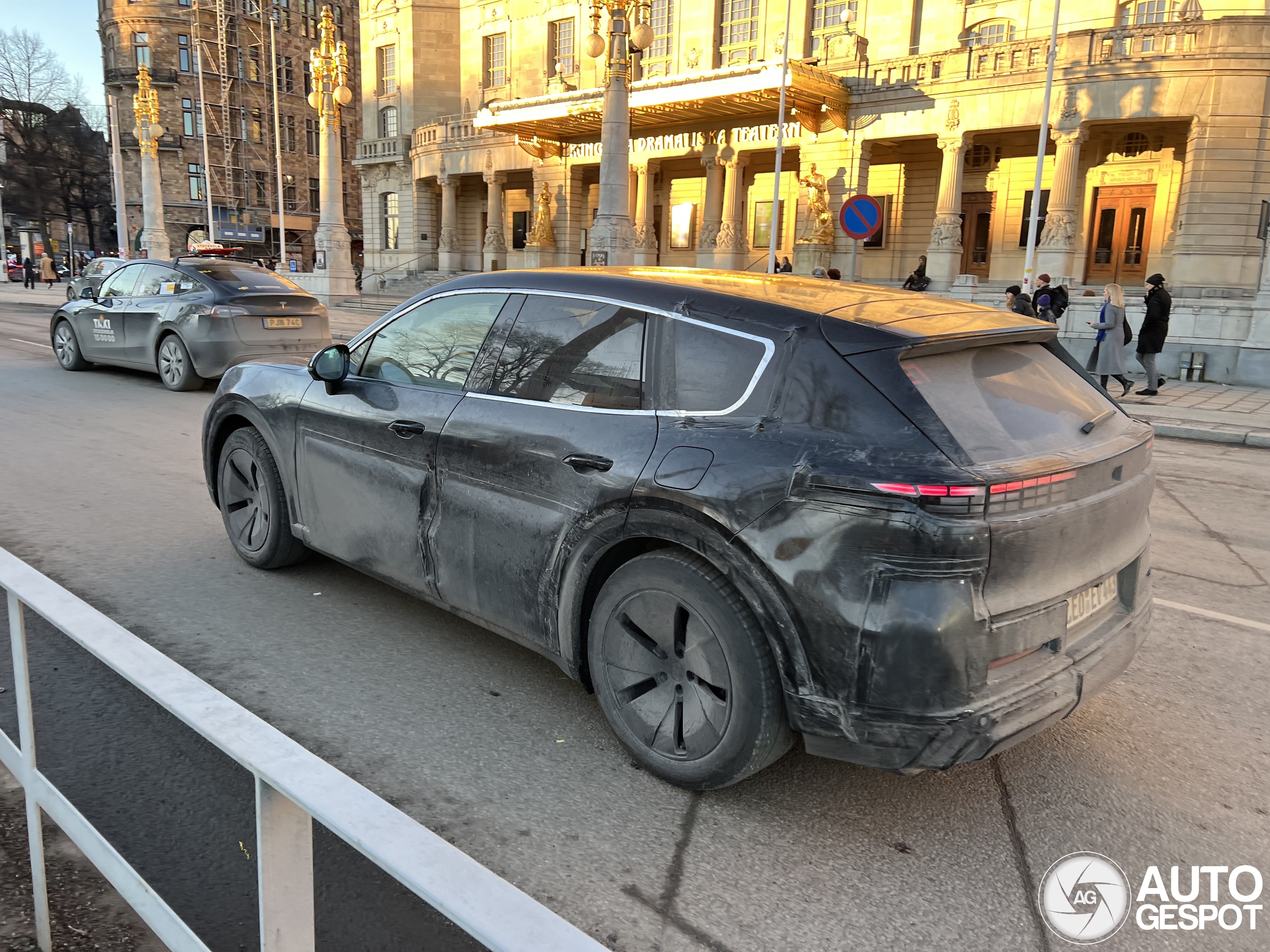 Porsche Cayenne EV