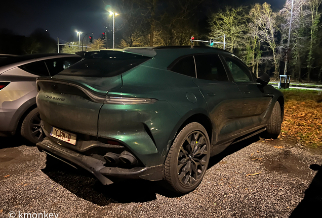 Aston Martin DBX707