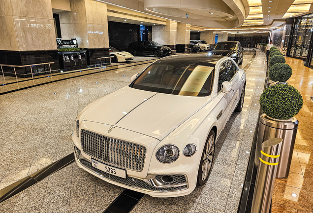Bentley Flying Spur Hybrid