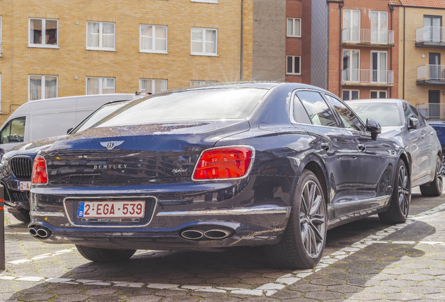 Bentley Flying Spur Hybrid Azure