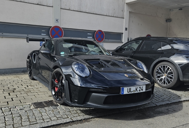 Porsche 992 GT3 RS Weissach Package