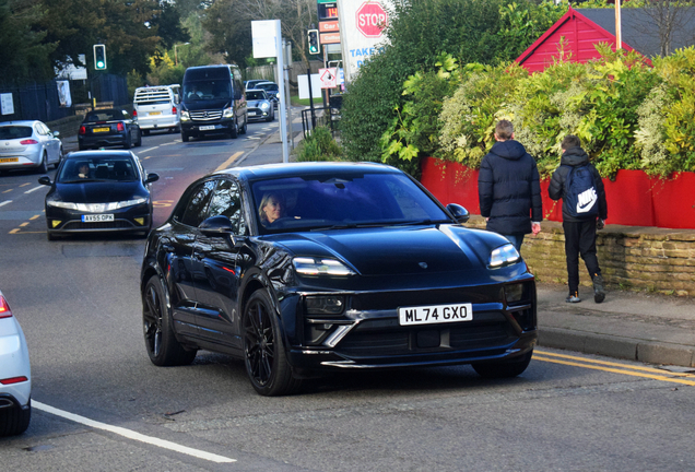 Porsche Macan EV Turbo