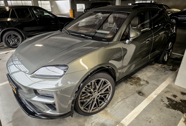 Porsche Macan EV Turbo