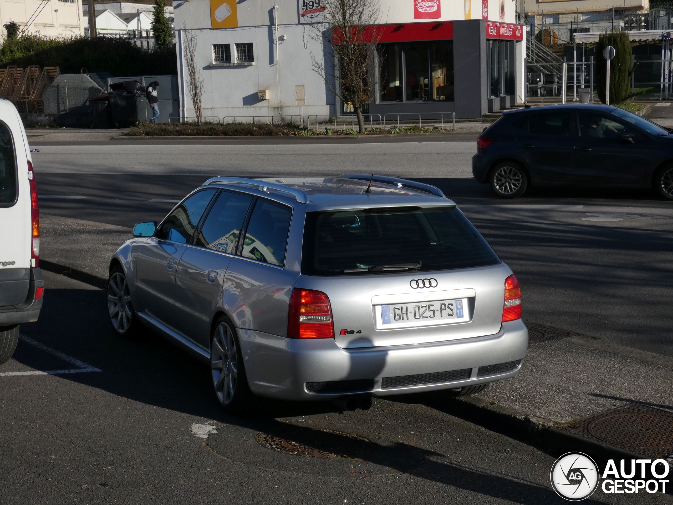 Audi RS4 Avant B5