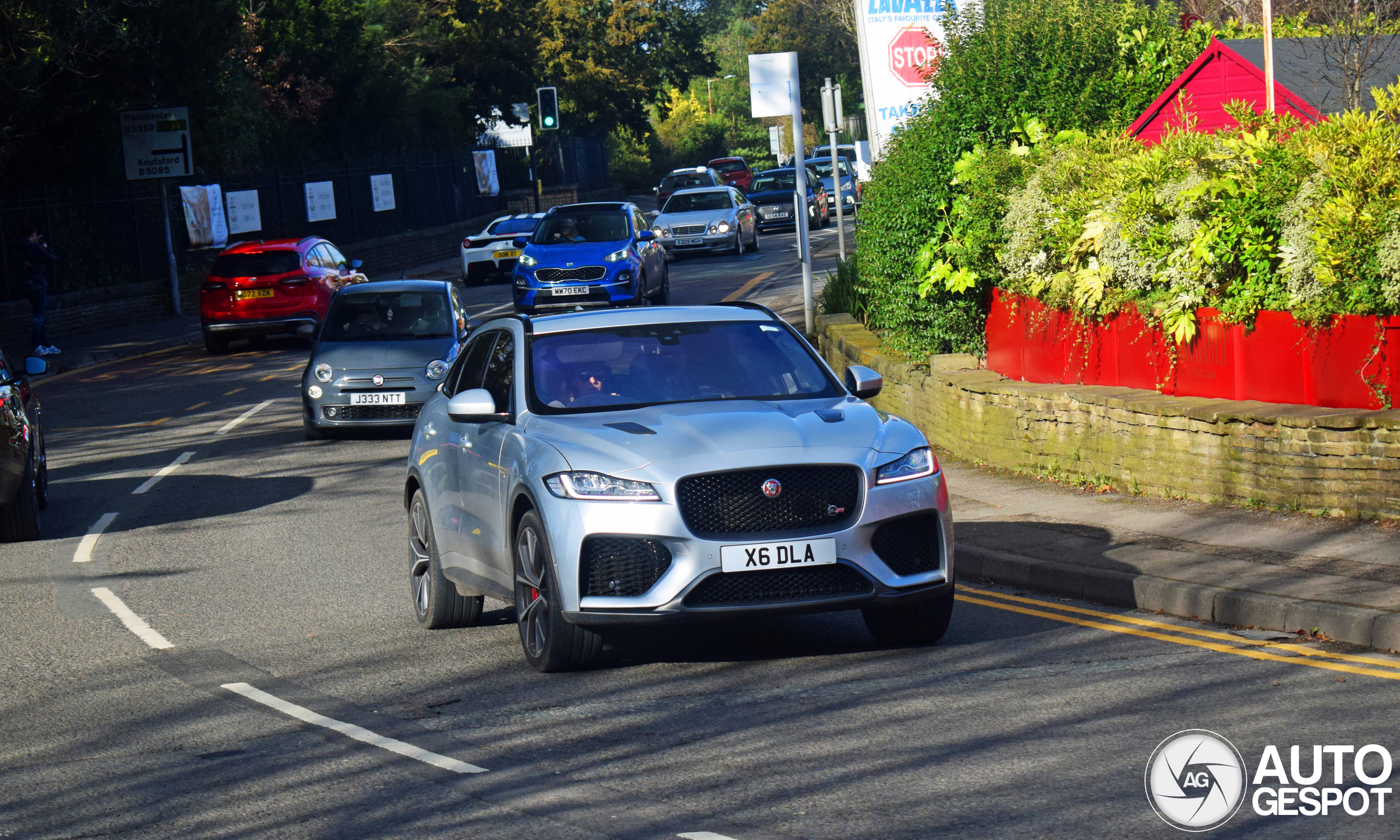 Jaguar F-PACE SVR