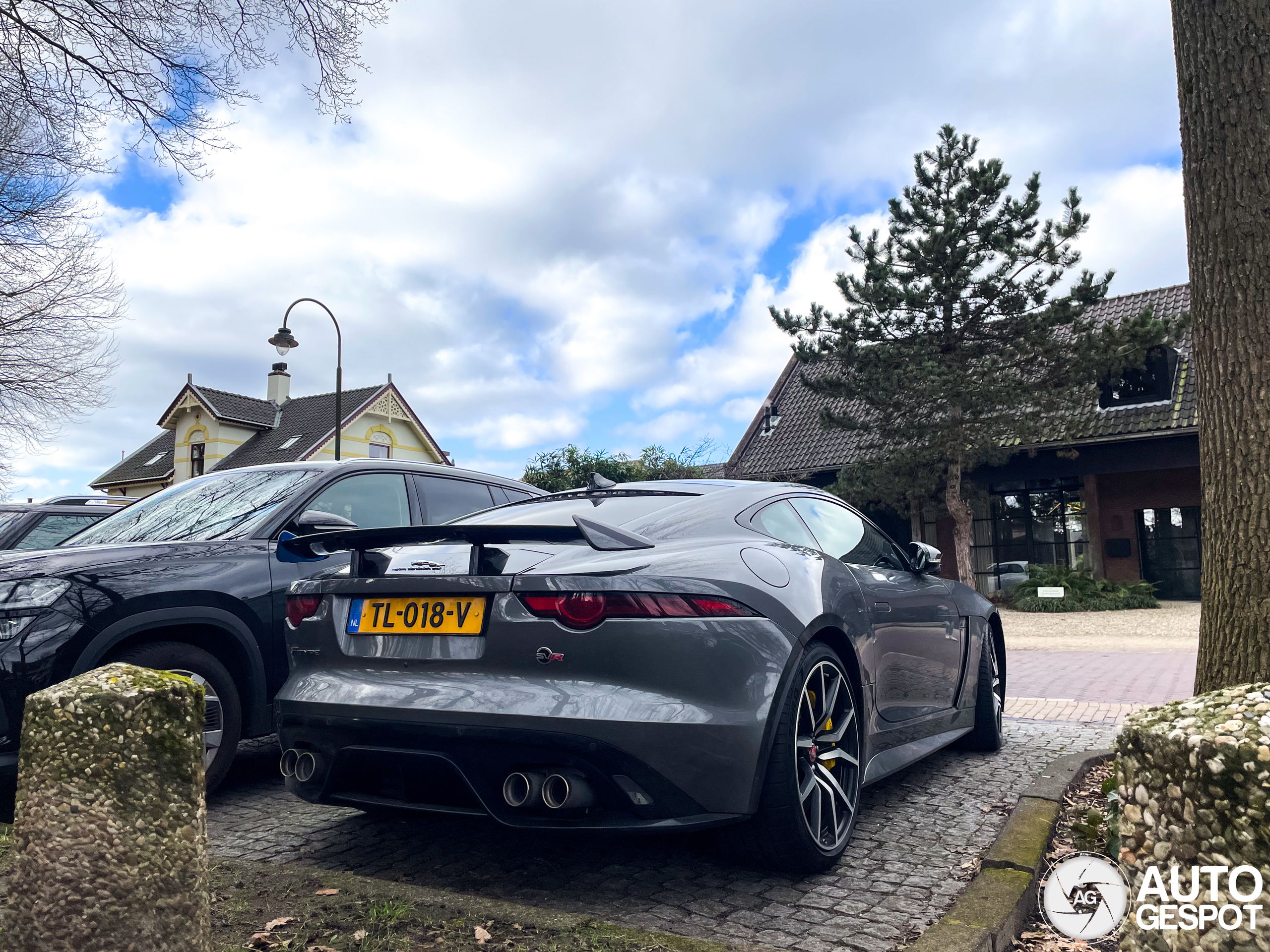 Jaguar F-TYPE SVR Coupé 2017