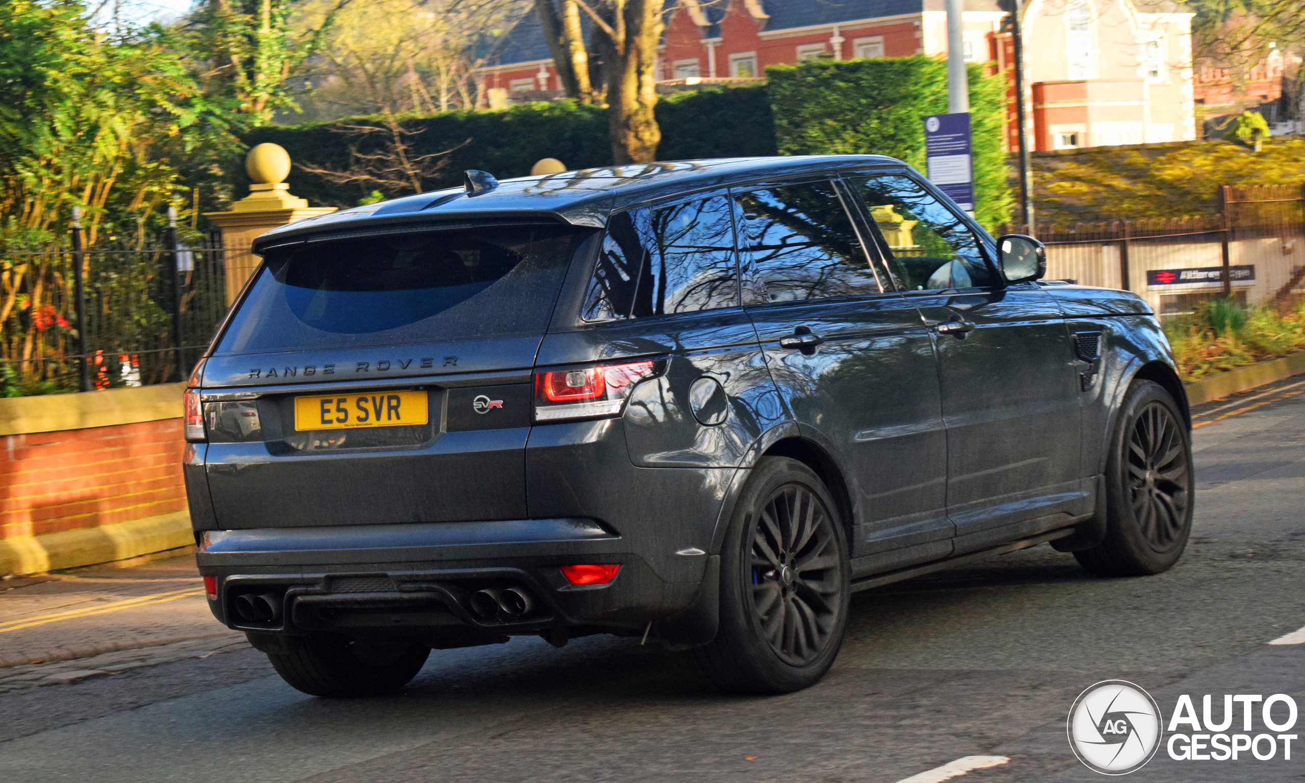 Land Rover Range Rover Sport SVR