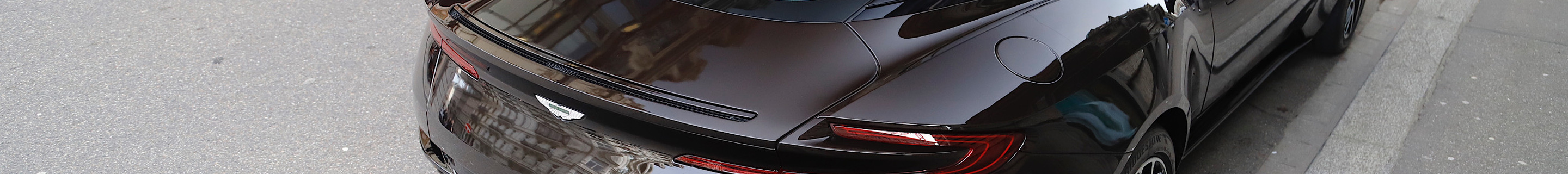 Aston Martin DB11