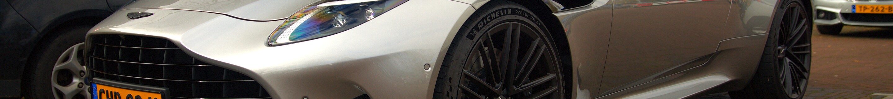 Aston Martin DB12 Volante