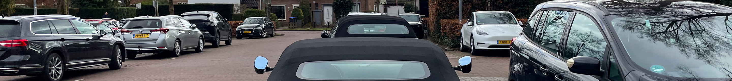 Aston Martin DB12 Volante