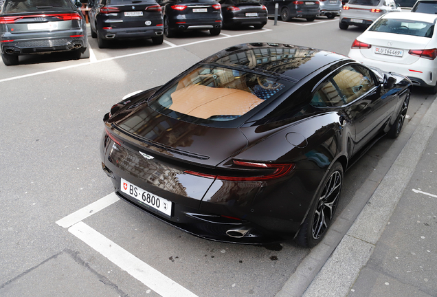 Aston Martin DB11