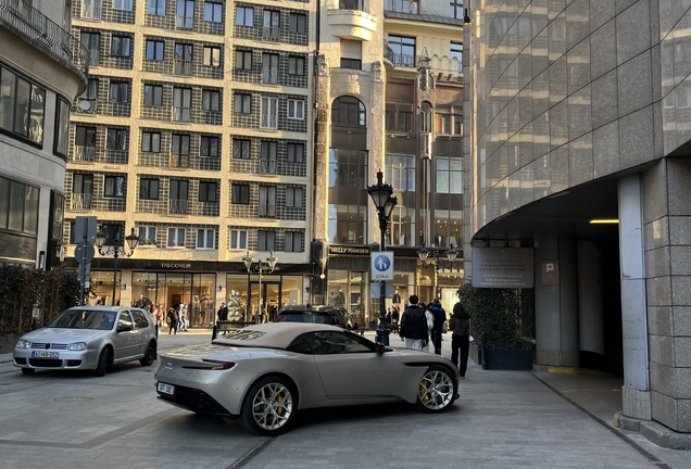 Aston Martin DB11 V8 Volante