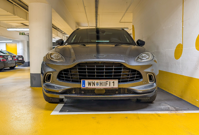 Aston Martin DBX