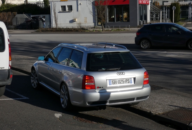 Audi RS4 Avant B5
