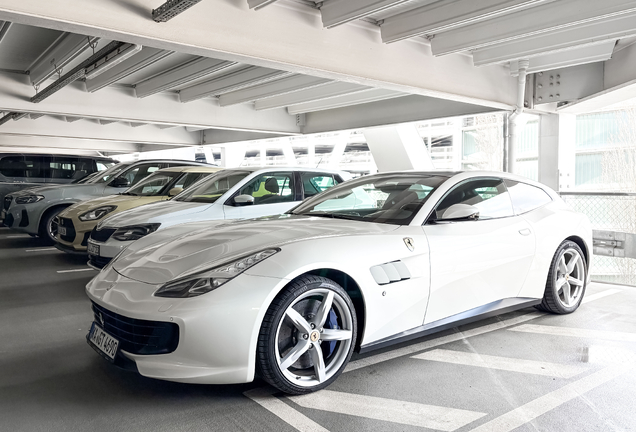 Ferrari GTC4Lusso