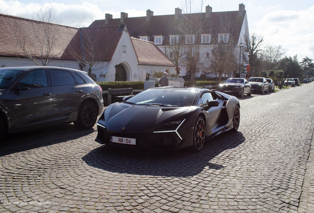 Lamborghini Revuelto