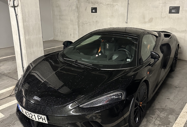 McLaren GT