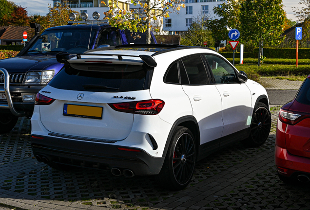 Mercedes-AMG GLA 45 S 4MATIC+ H247