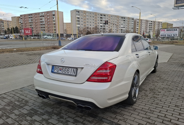 Mercedes-Benz S 65 AMG V221