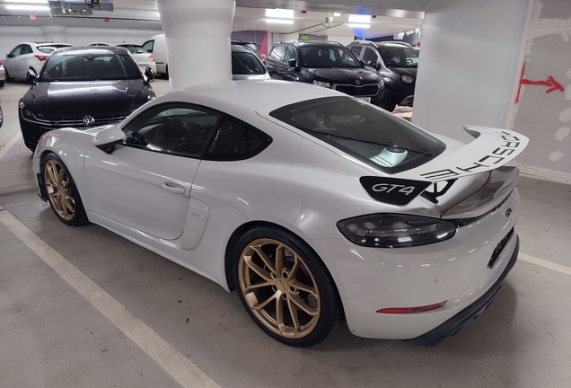 Porsche 718 Cayman GT4