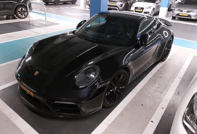 Porsche 992 Carrera 4S